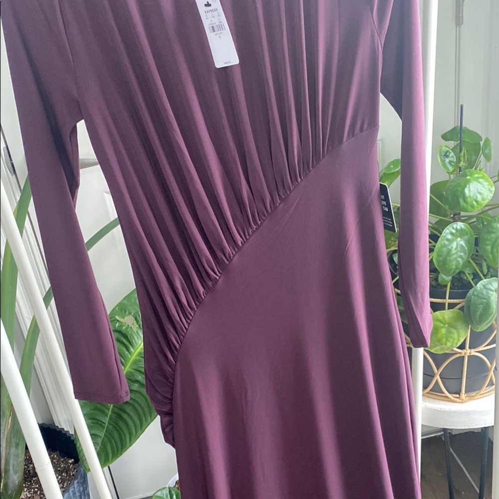 π© SOLD - Express Pleated Long Sleeve Cocktail Gown - Picture 3 of 7